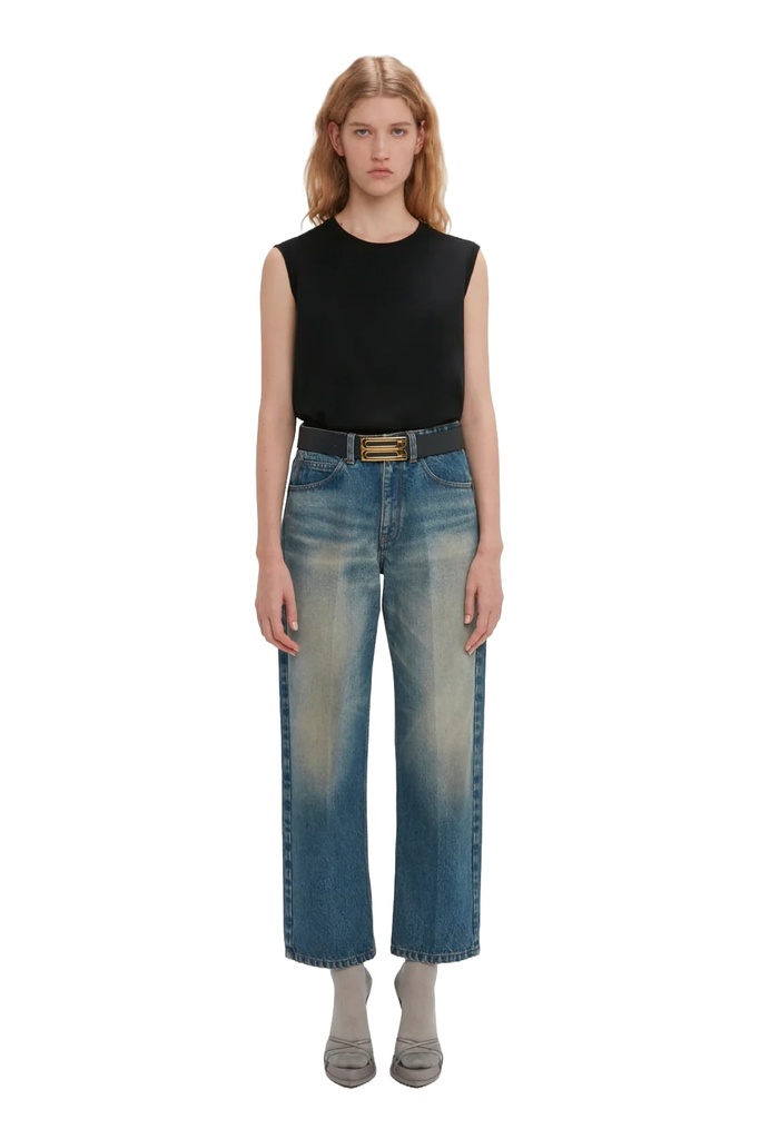 Sleeveless T-shirt