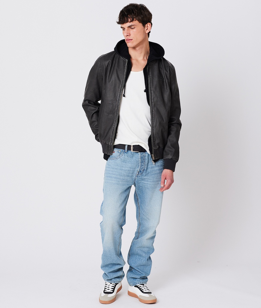 Jeremy Bomber, Black