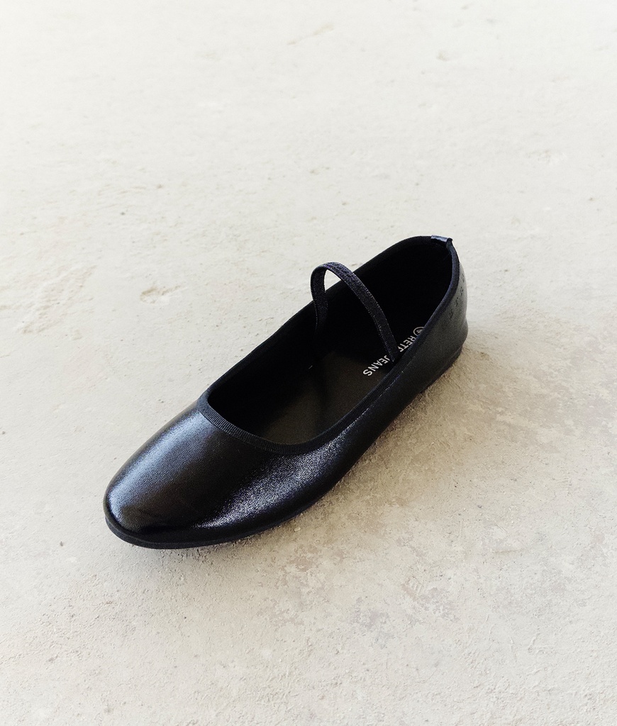 Ezra Balerina, Black