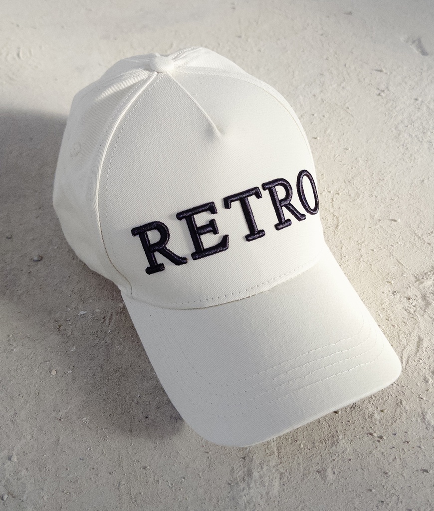 Tom Cap, Off White